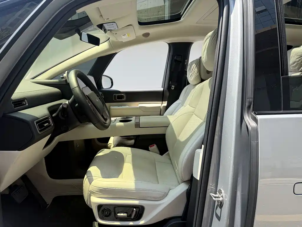 Li Auto Li MEGA — миниатюра 10