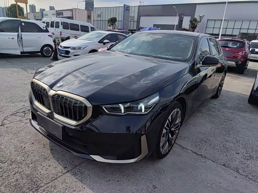 BMW 5 Series — миниатюра 2