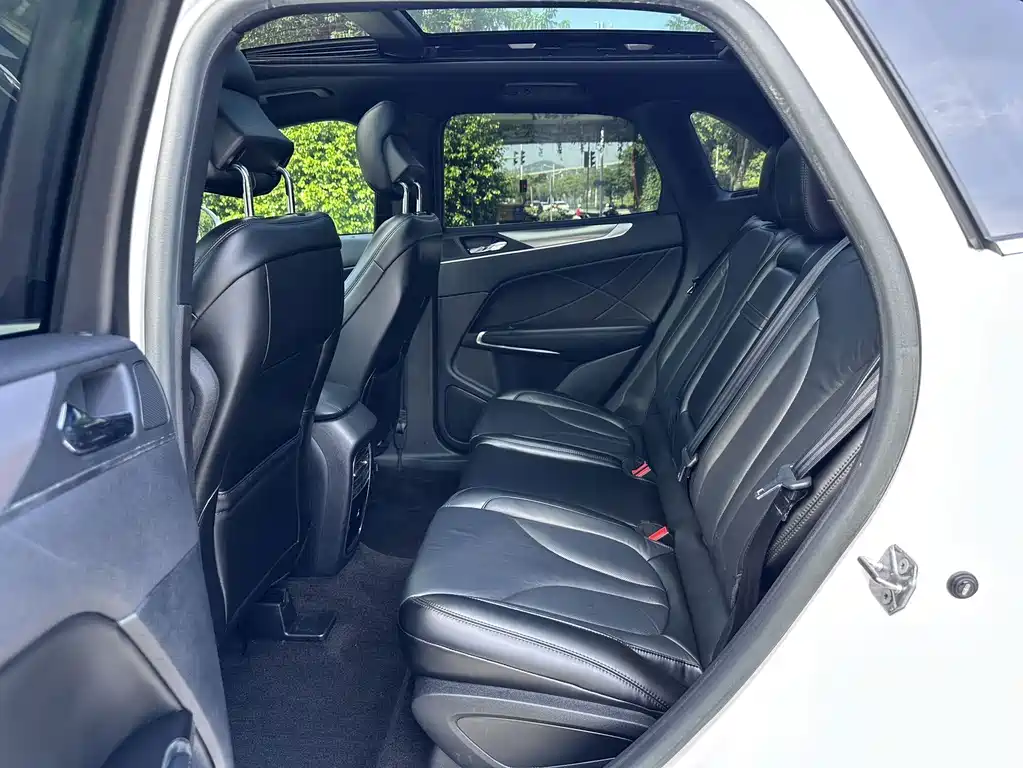 Lincoln MKC — миниатюра 8