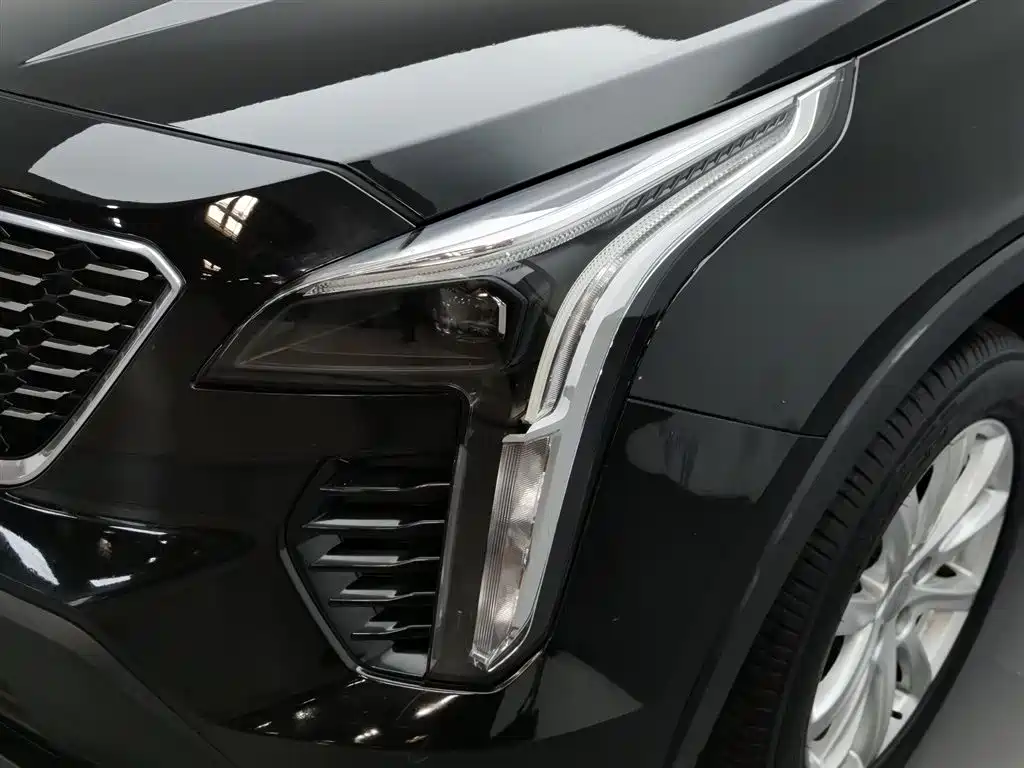 Cadillac XT4 2020 28T