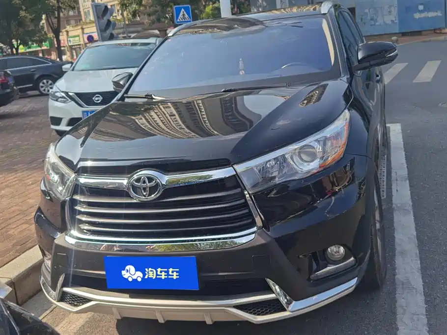 TOYOTA HIGHLANDER