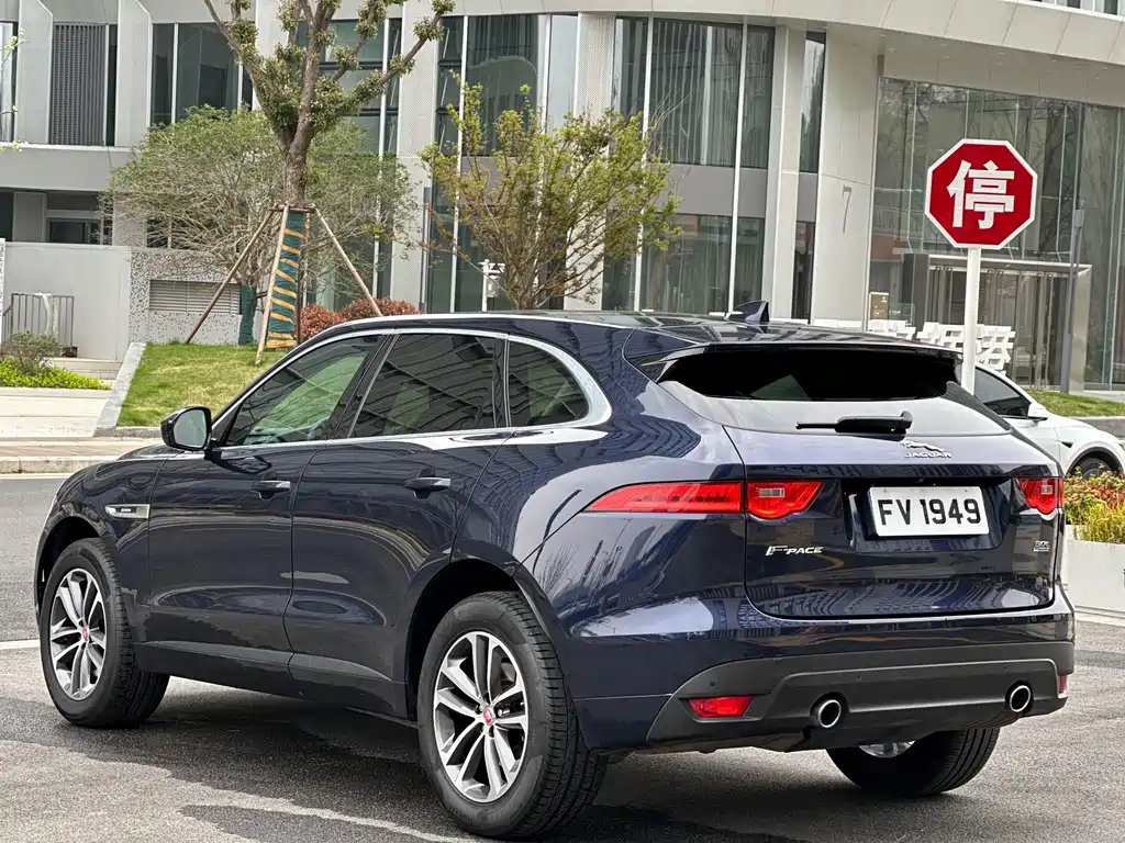 Jaguar F-PACE — миниатюра 8