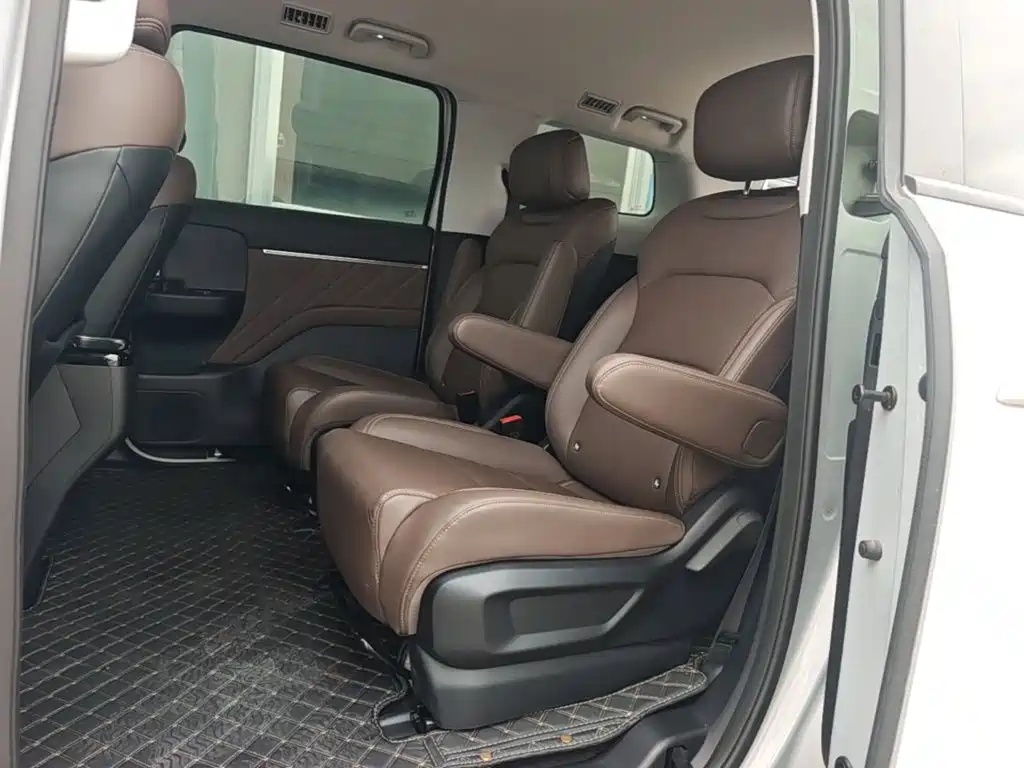 Wuling Xingguang 730 New Energy — миниатюра 17