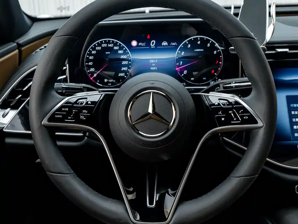 Mercedes-Benz E-Class — миниатюра 16
