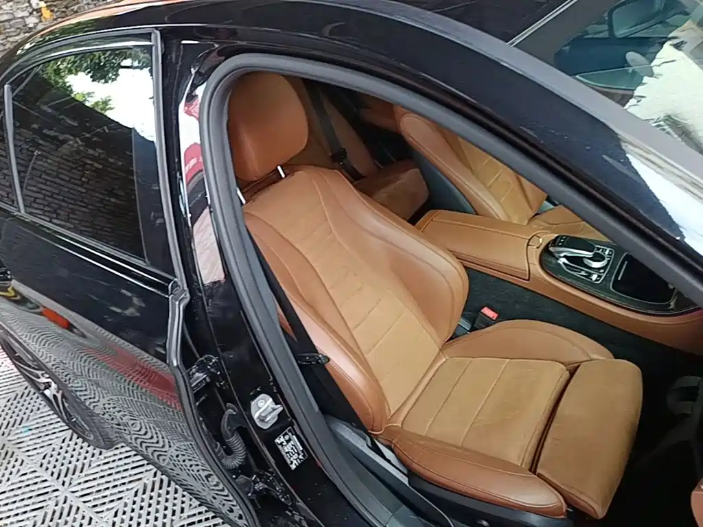 Mercedes-Benz E-Class — миниатюра 25