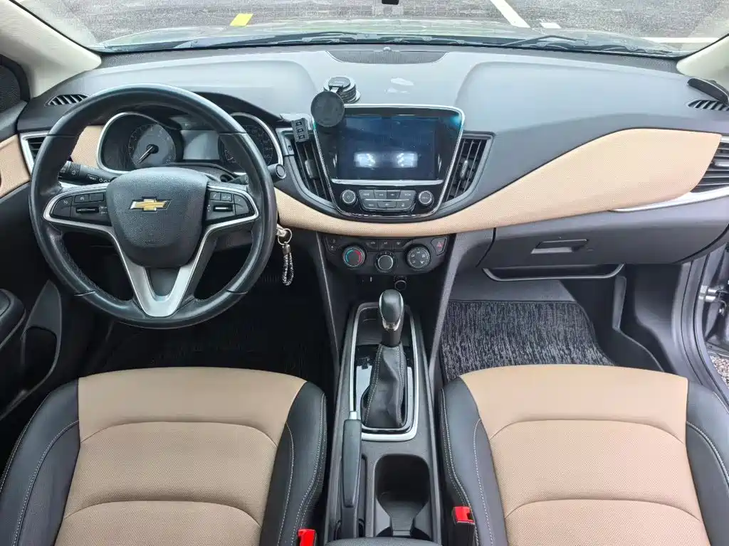 Chevrolet Monza — миниатюра 5