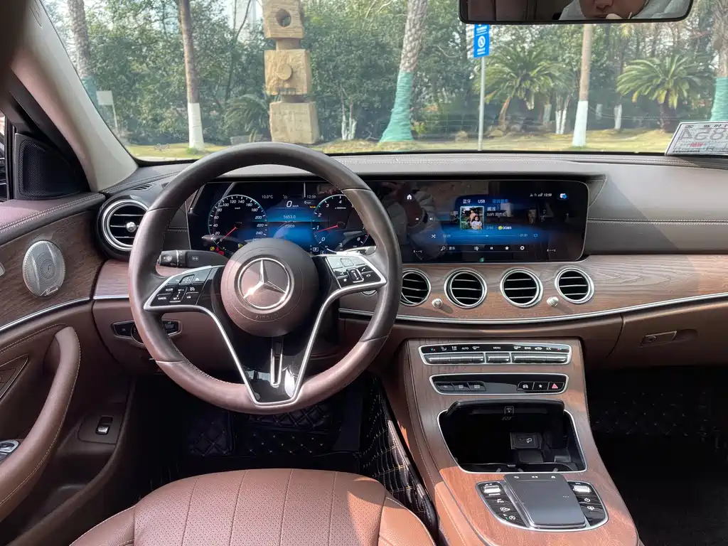 MERCEDES-BENZ E CLASS