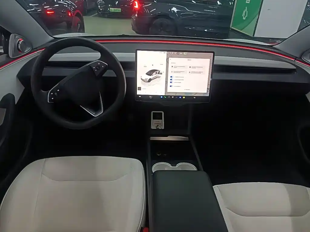 Tesla Model 3 — миниатюра 10