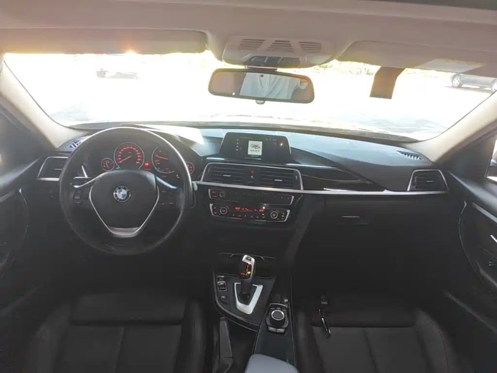 BMW 3 Series — миниатюра 10