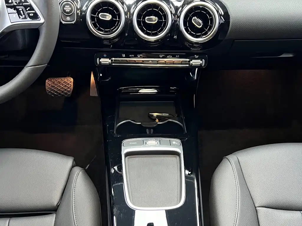 Mercedes-Benz A-Class — миниатюра 10