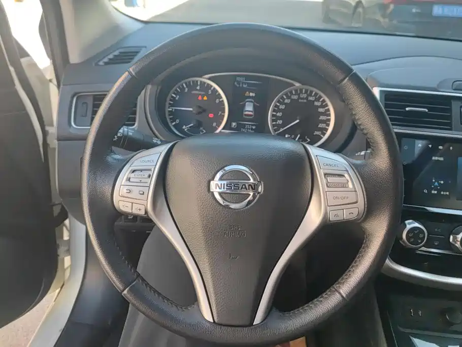 Nissan Tiida — миниатюра 15
