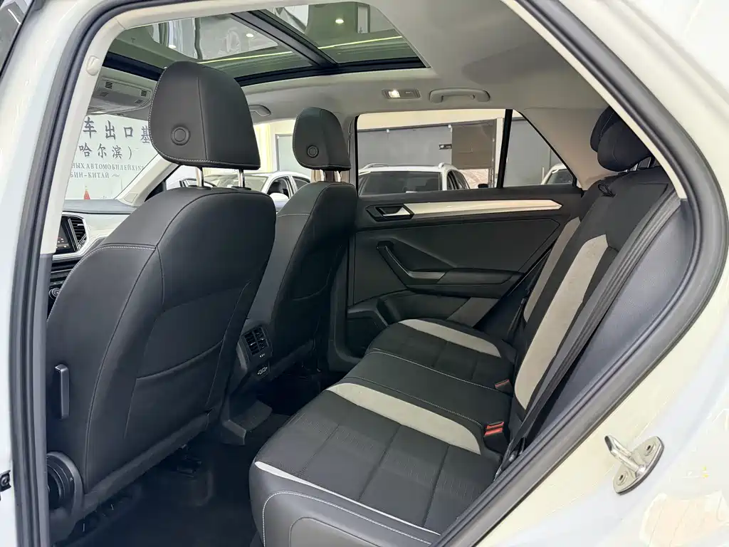 VOLKSWAGEN T ROC EXPLORING SONGS