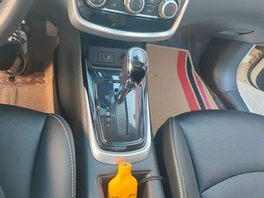 Nissan Tiida — миниатюра 16
