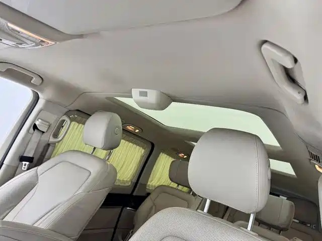 MERCEDES-BENZ V CLASS