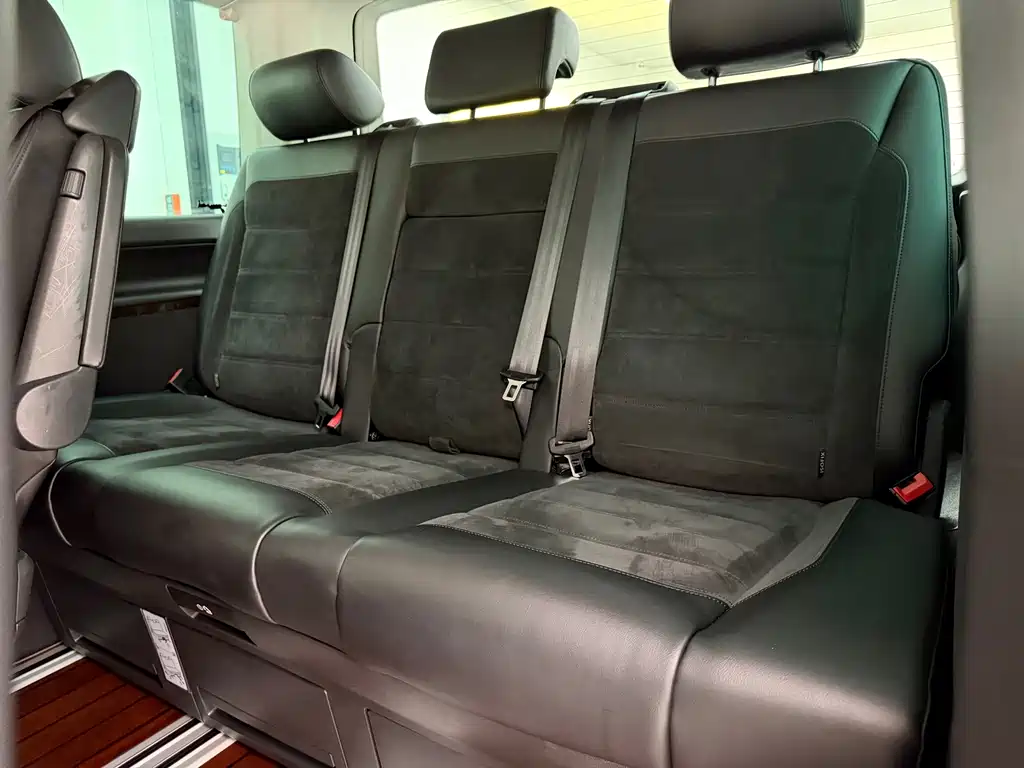 Volkswagen Multivan — миниатюра 10