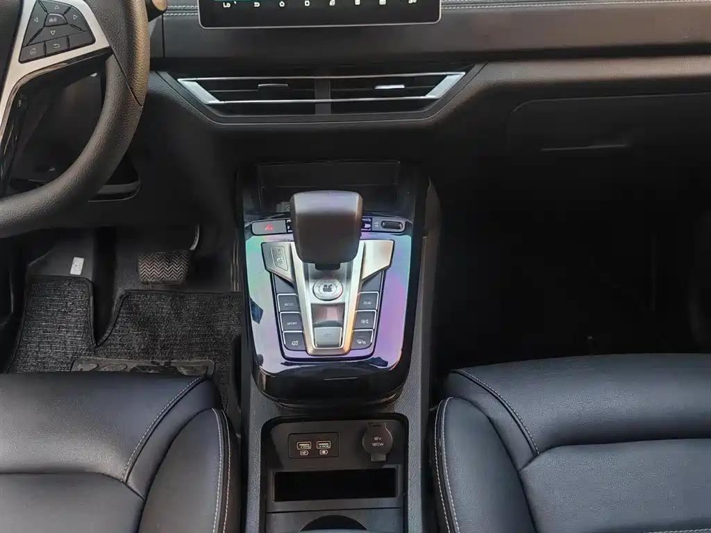 BYD Yuan EV — миниатюра 14