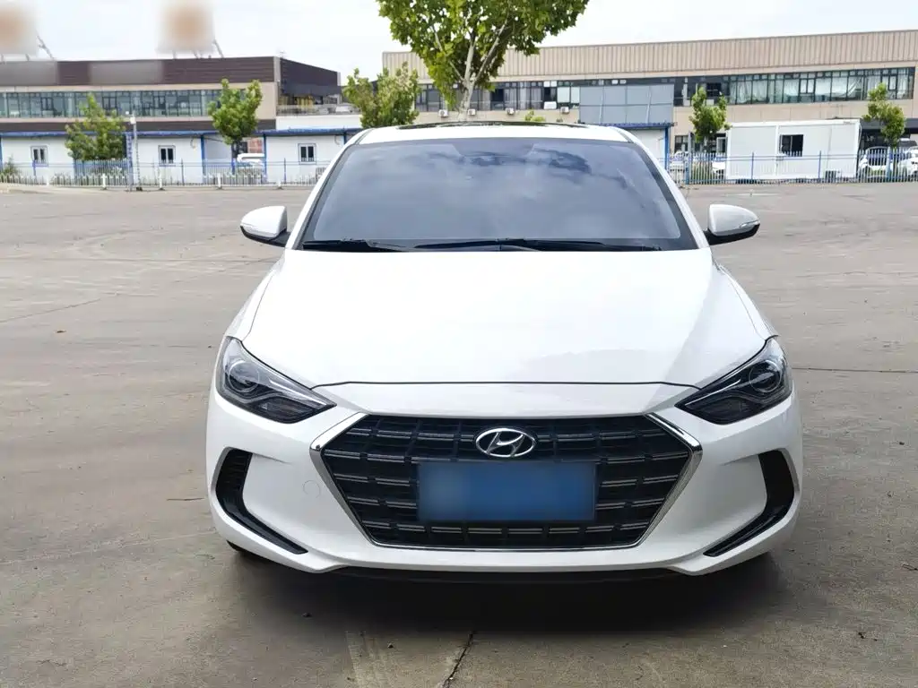 Hyundai Elantra — миниатюра 3
