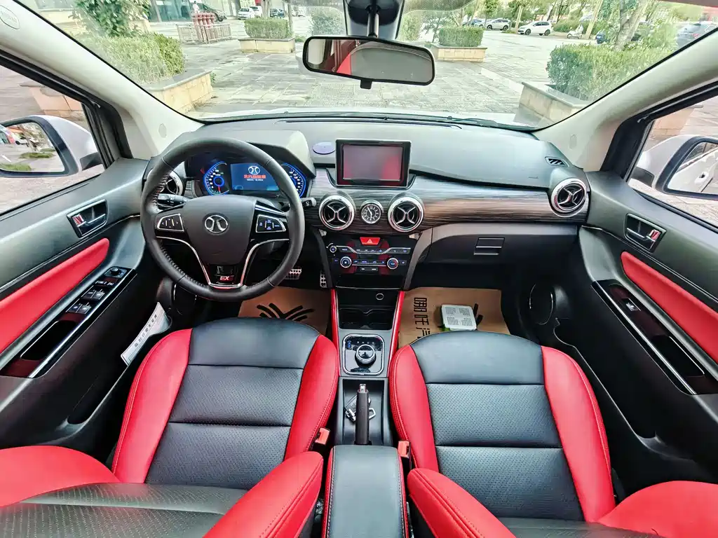 BAIC New Energy EX — миниатюра 17