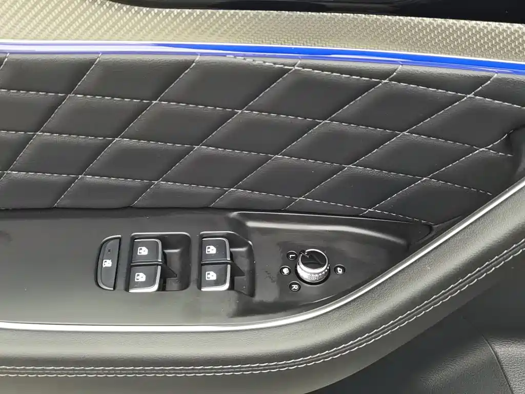 Hongqi Hongqi HS5 — миниатюра 9