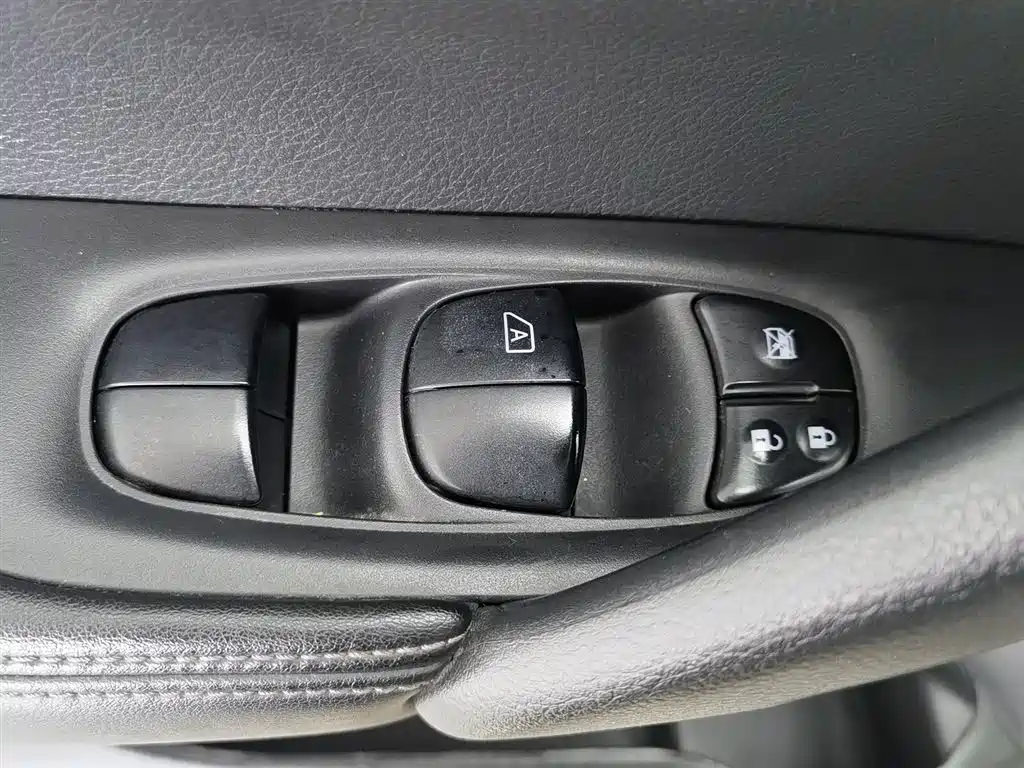 Nissan X-Trail 2017 2.0L CVT Comfort 2WD