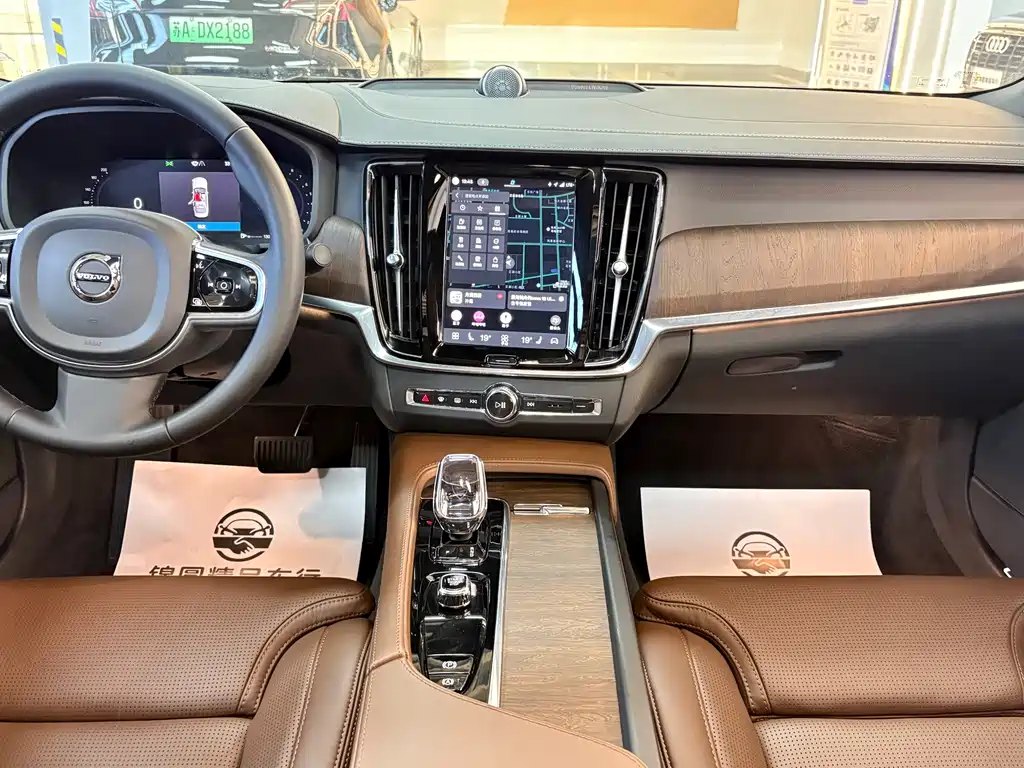 Volvo S90 — миниатюра 16