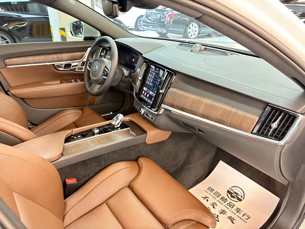Volvo S90 — миниатюра 22