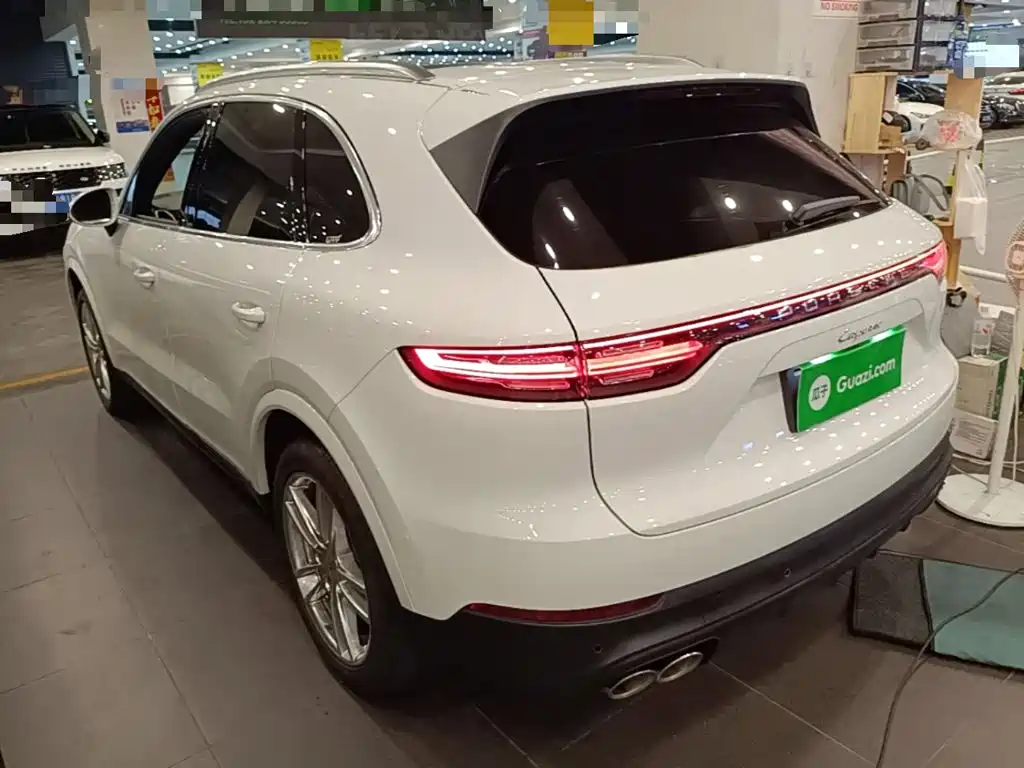 Porsche Cayenne — миниатюра 7