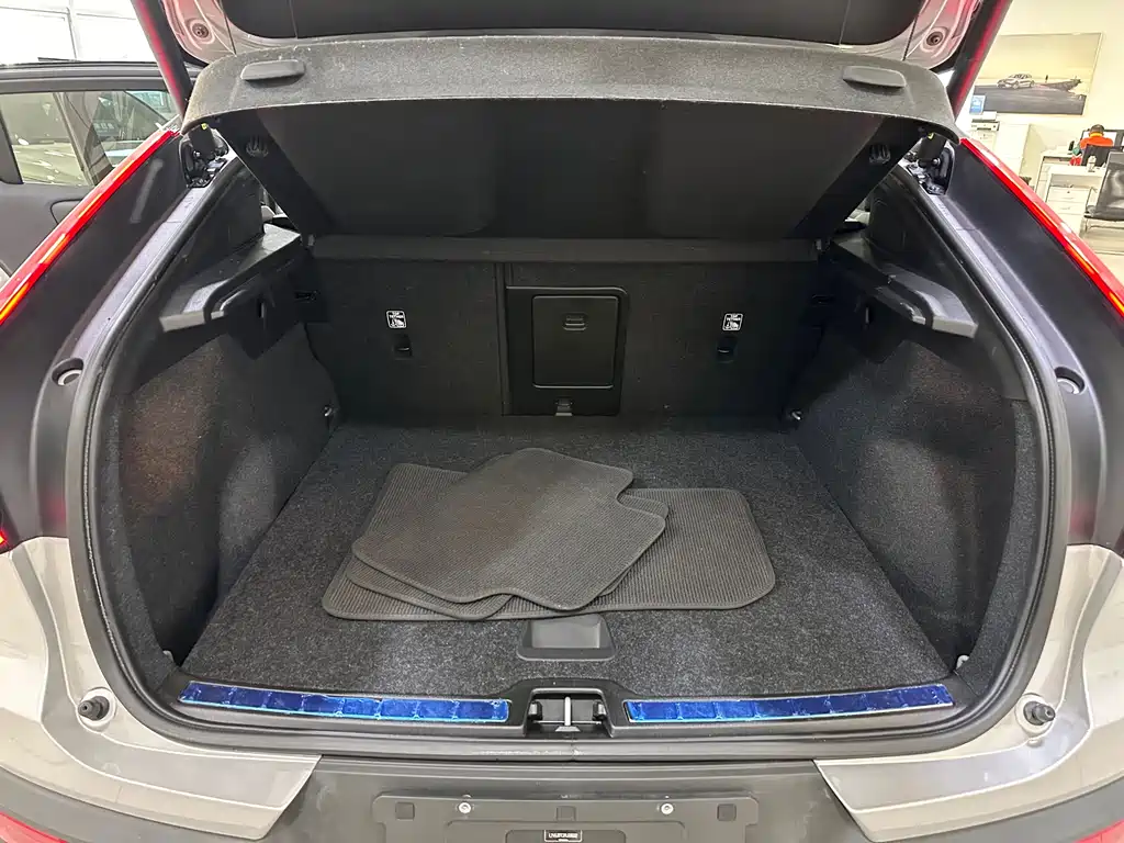 Volvo C40 — миниатюра 18