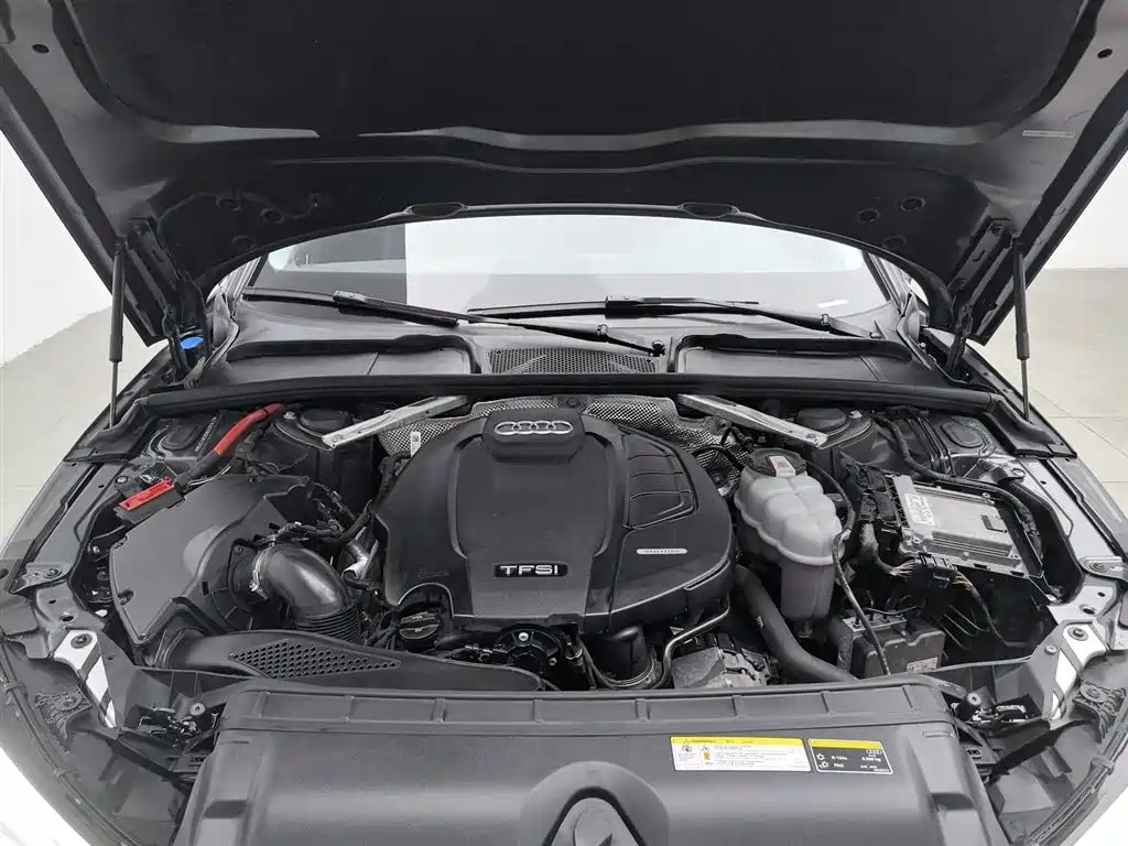 Audi A4L 2019 40 TFSI VI