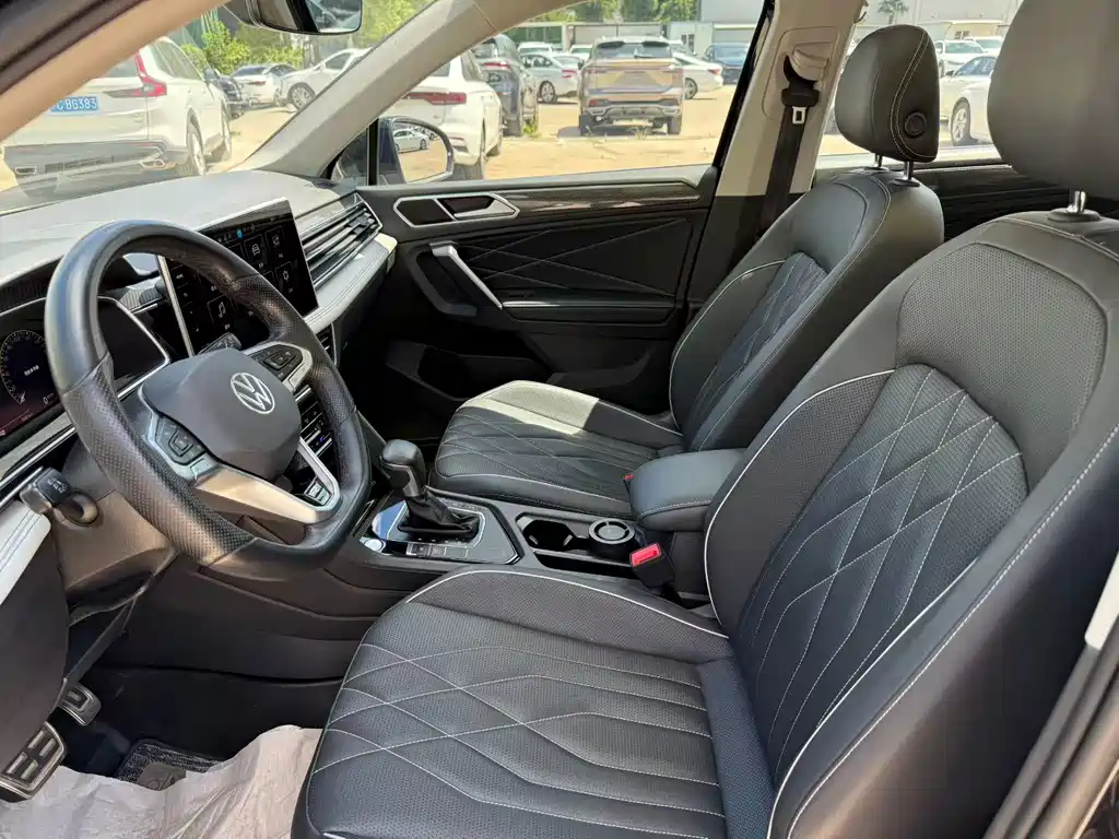 Volkswagen Tiguan L — миниатюра 4