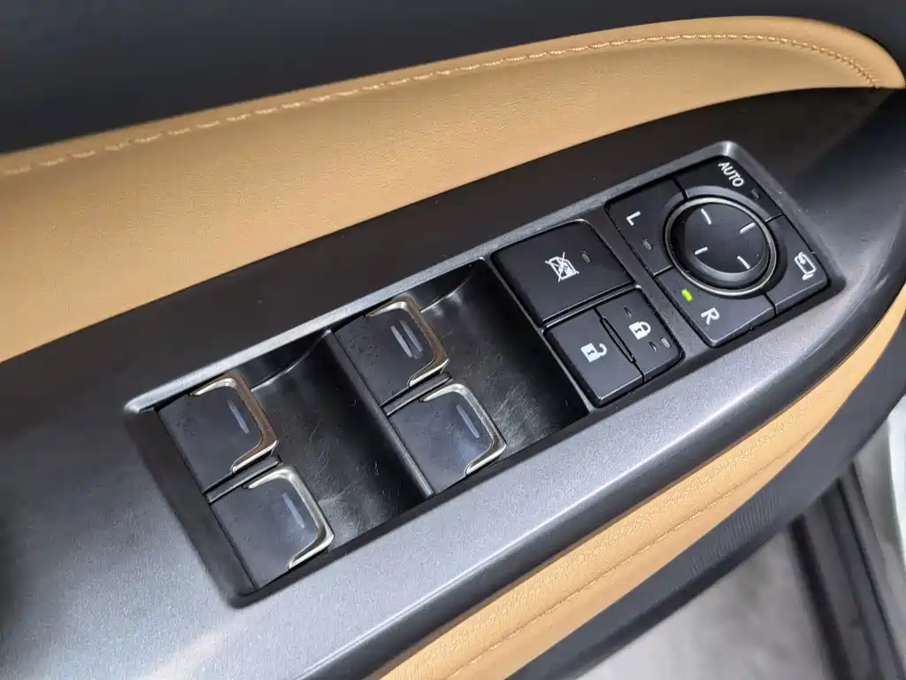 Lexus NX — миниатюра 19