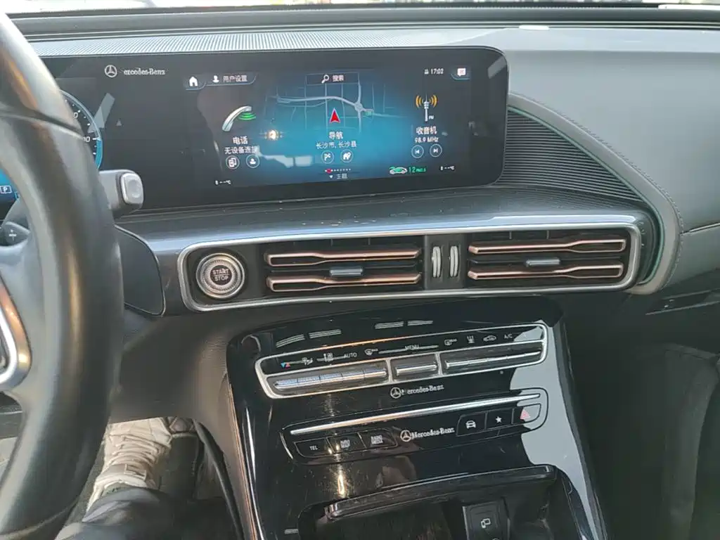 Mercedes-Benz EQC — миниатюра 13