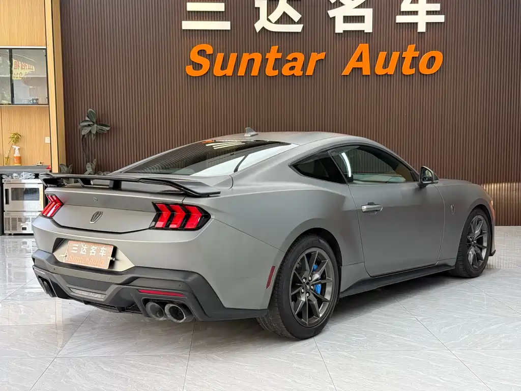 Ford Mustang 2024 5.0L V8 Dark Horse