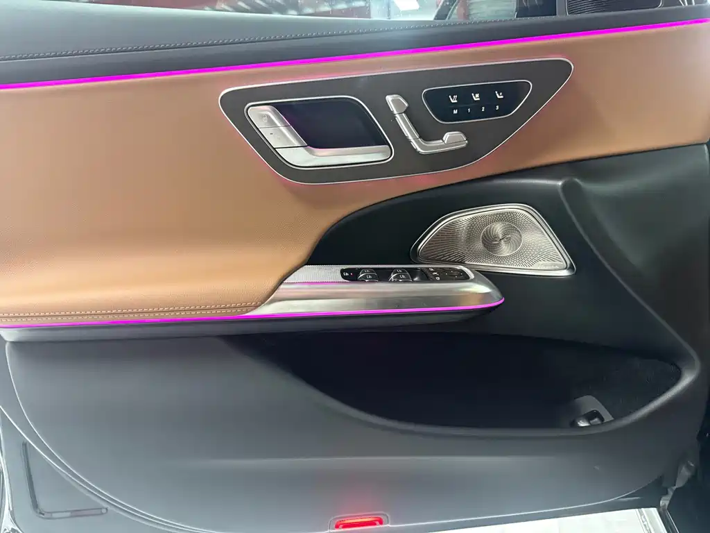 Mercedes-Benz E-Class — миниатюра 4