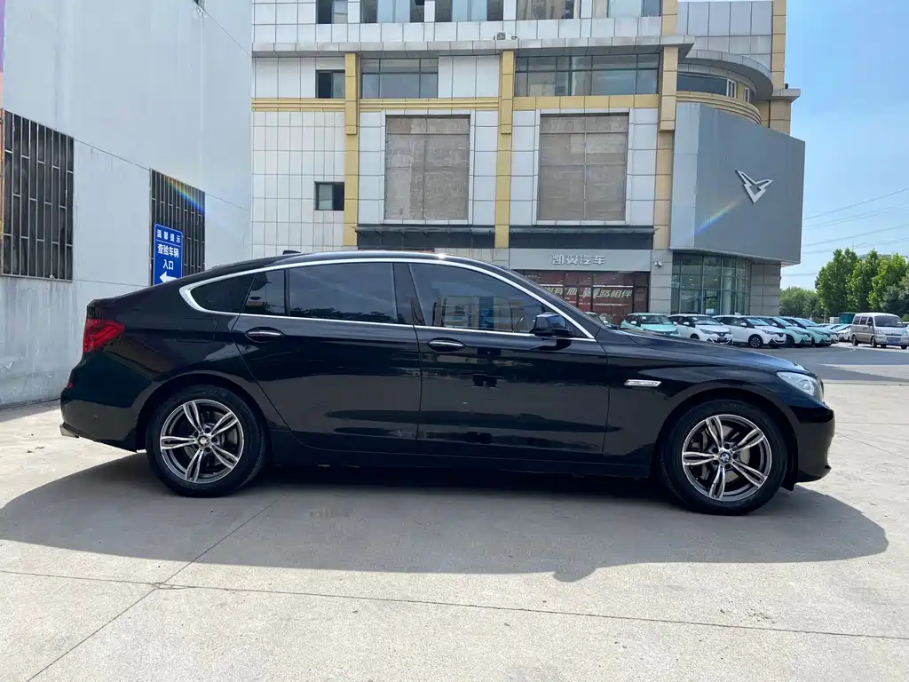 BMW 5 Series GT 5 GT 2011 535i Elegant