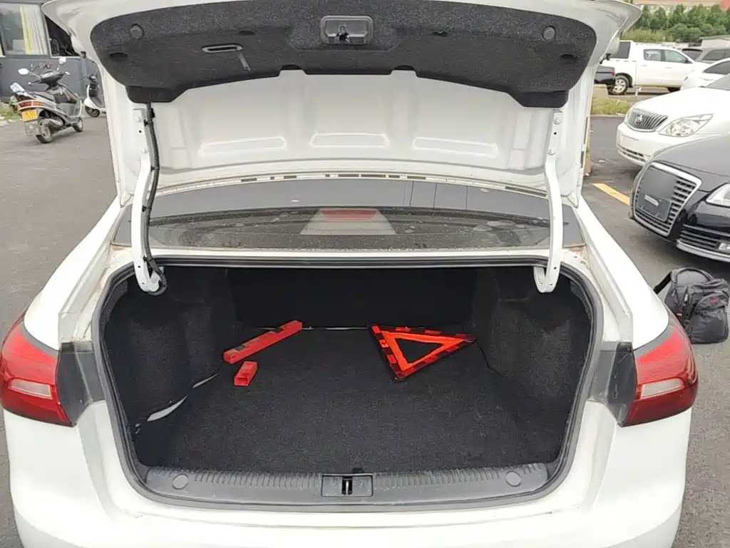 Roewe 360 — миниатюра 19