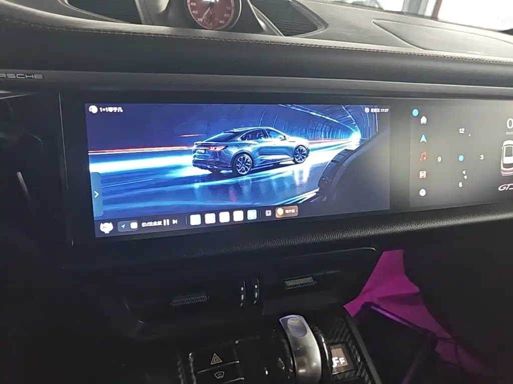 Porsche Macan — миниатюра 13