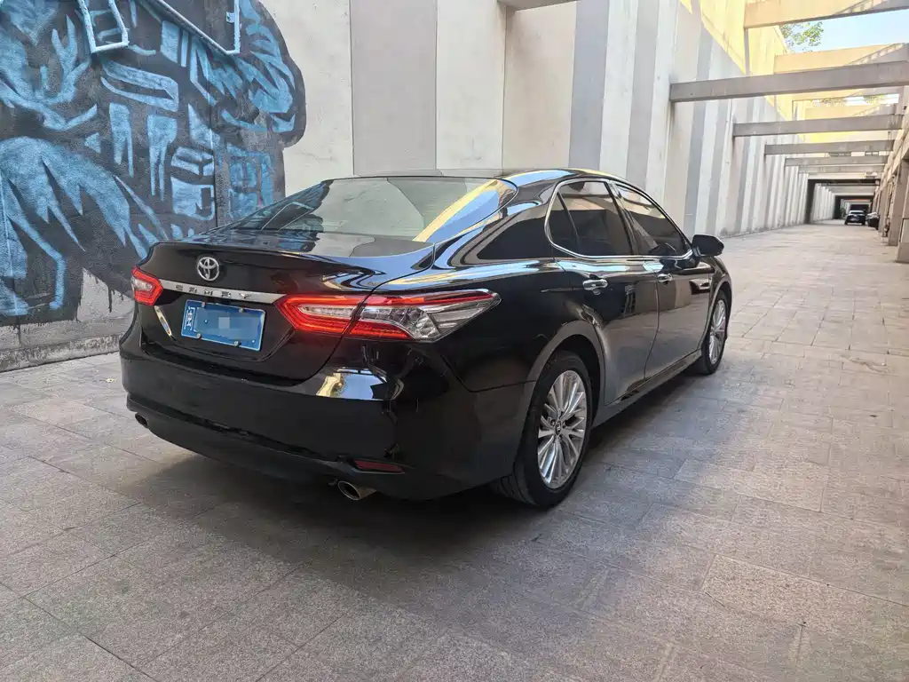 TOYOTA CAMRY