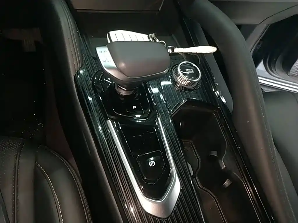 Geely Xingyue L — миниатюра 14
