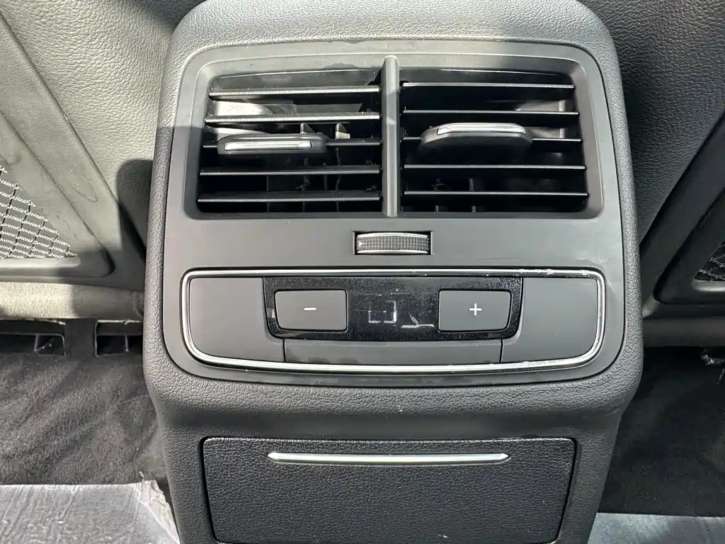 Audi A4L — миниатюра 15