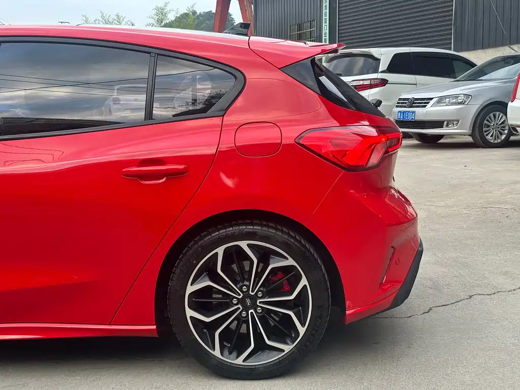 Ford Focus — миниатюра 4