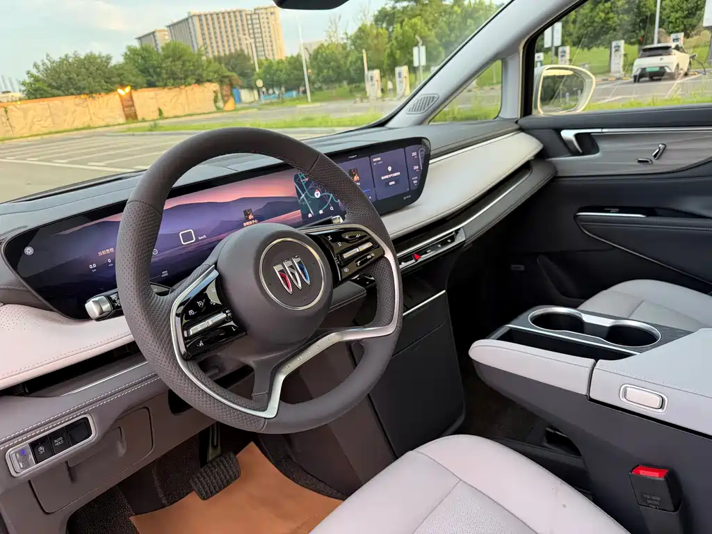 Buick GL8 — миниатюра 6