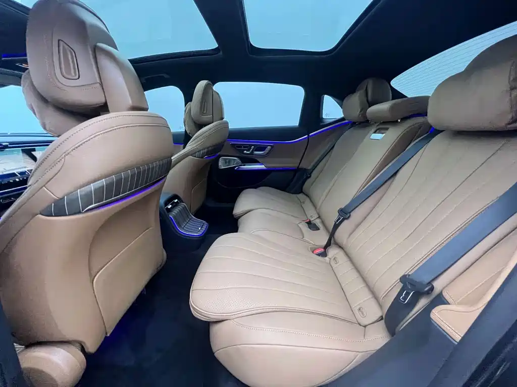 Mercedes-Benz E-Class — миниатюра 8