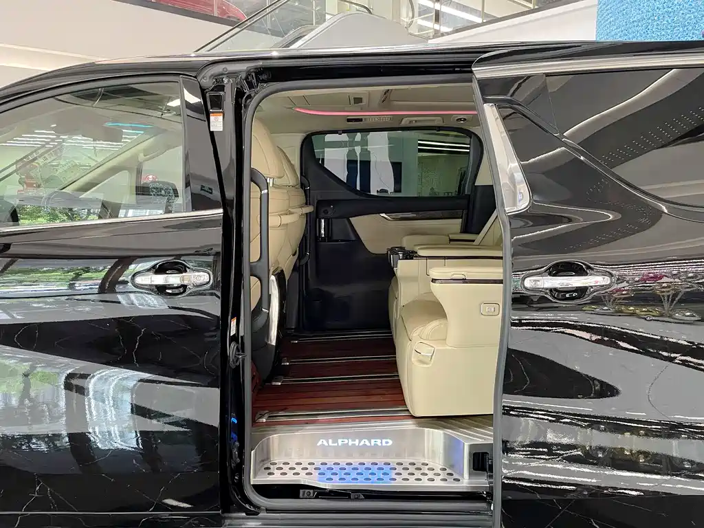 Toyota Alphard — фотографии объявления, Фото 18