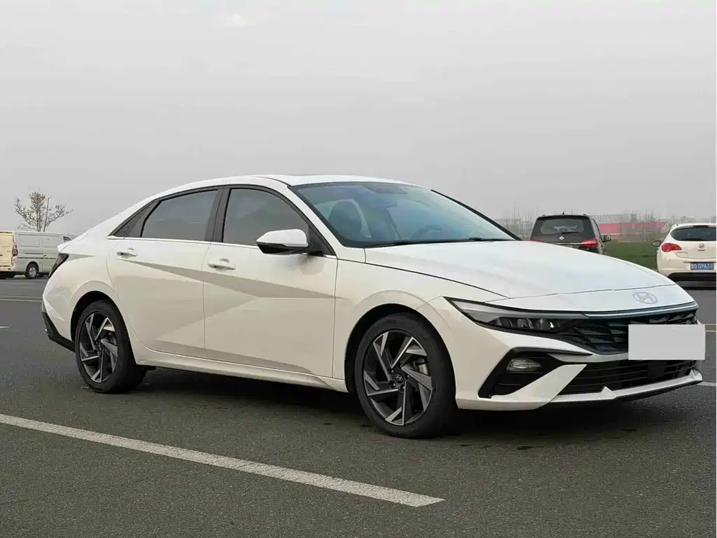 Hyundai Elantra — миниатюра 3