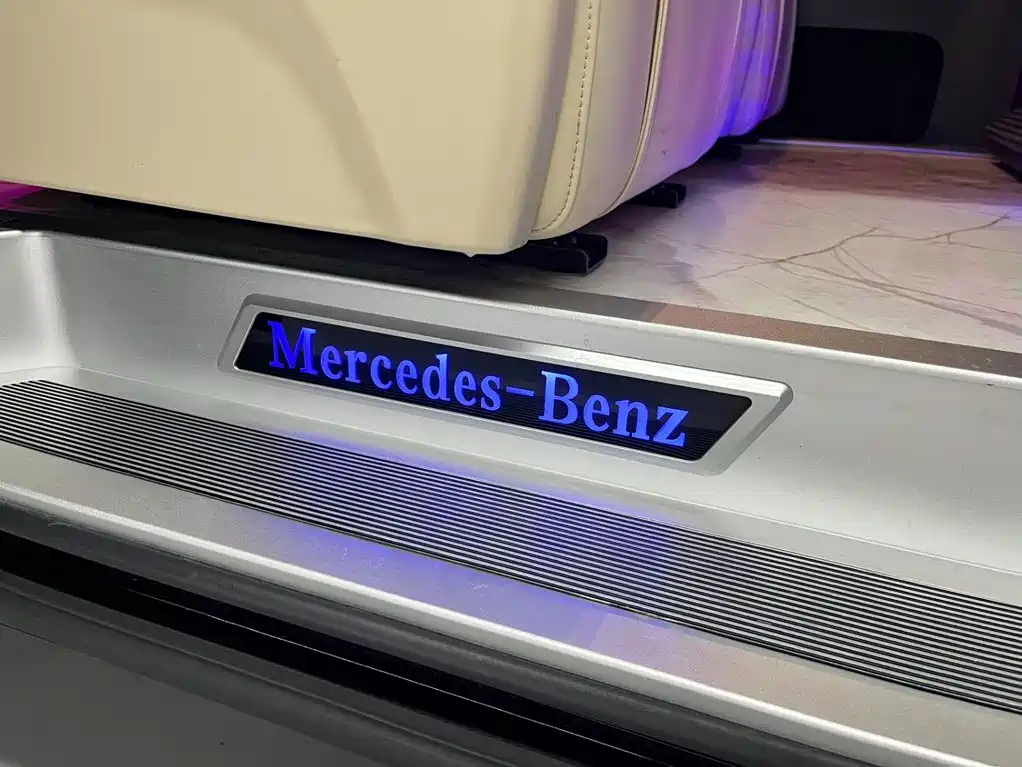Mercedes-Benz V-Class — миниатюра 12