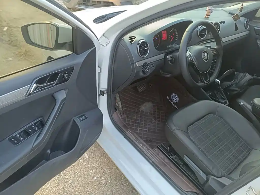 Volkswagen Jetta — миниатюра 16
