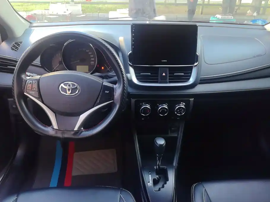 Toyota Yaris L — миниатюра 11