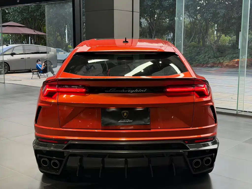 Lamborghini Urus — миниатюра 3