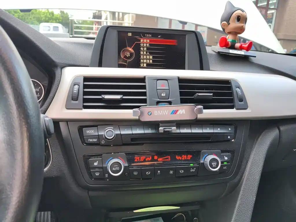 BMW 3 Series — миниатюра 14